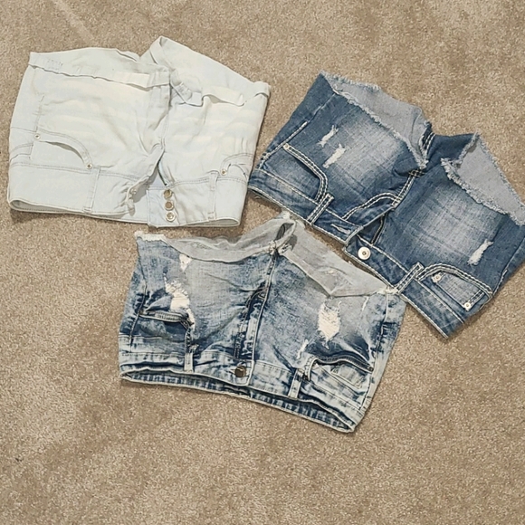 Lot of 3 WOMAN jeans shorts - Picture 1 of 9